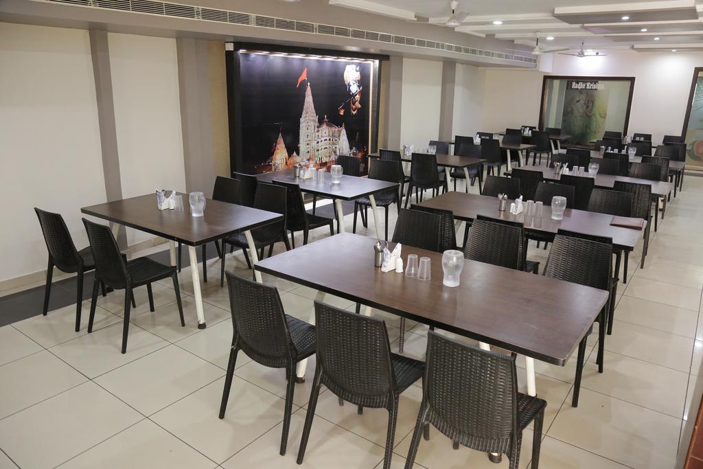 Hotel Rudra Plaza Dwārka Exteriör bild