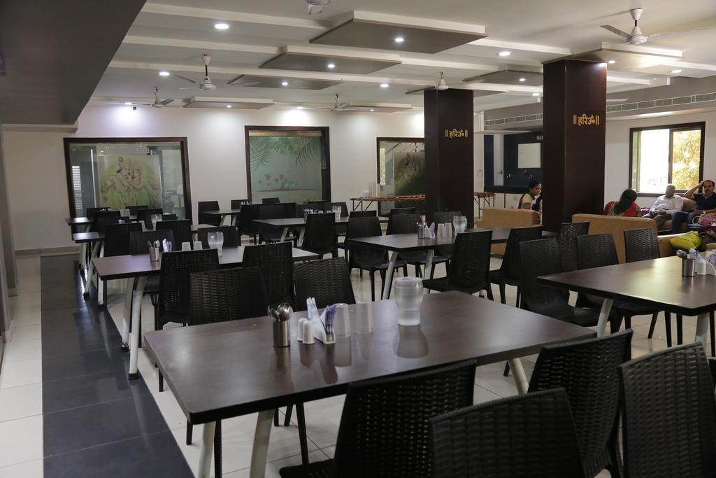 Hotel Rudra Plaza Dwārka Exteriör bild